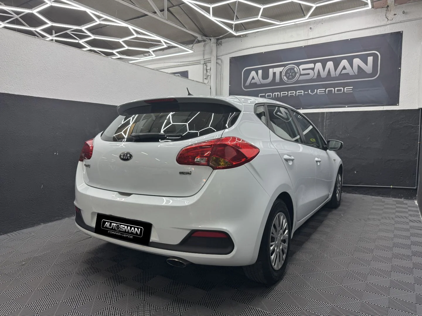 KIA Ceed 1.4 CRDi WGT Concept 2013 Diésel Blanco - Detalle